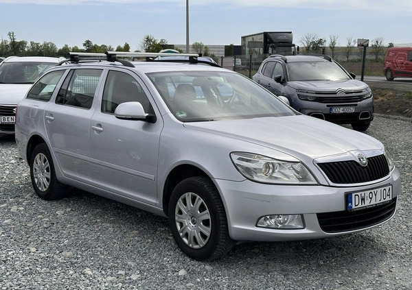 Skoda Octavia cena 22900 przebieg: 230000, rok produkcji 2012 z Wojkowice małe 154